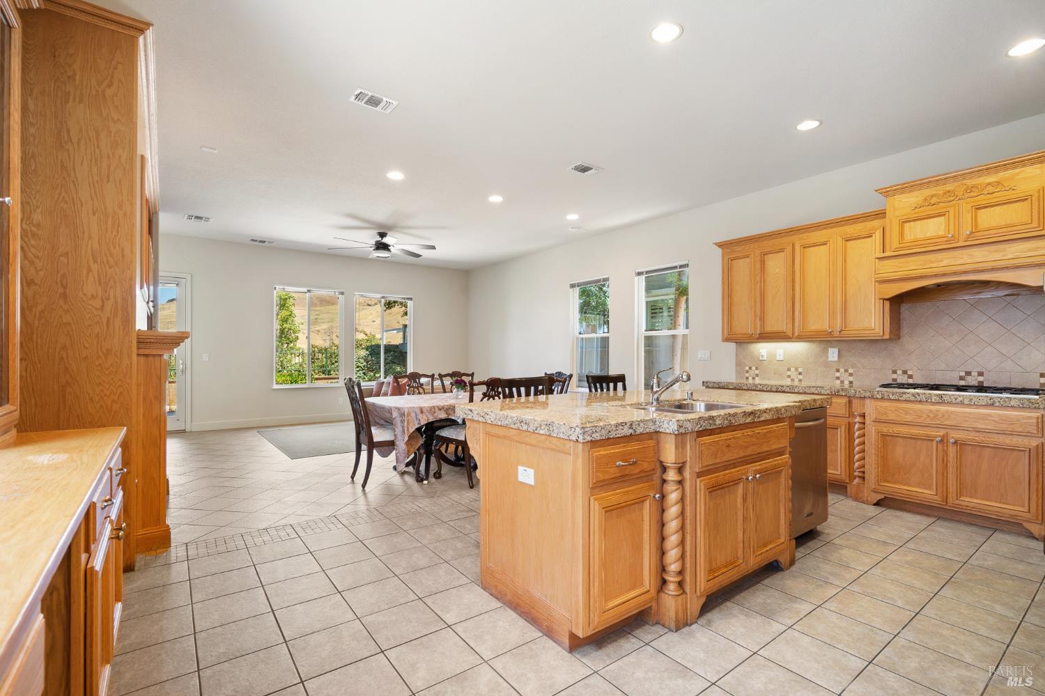 Detail Gallery Image 18 of 68 For 9272 Hallmark Pl, Vallejo,  CA 94591 - 4 Beds | 4 Baths
