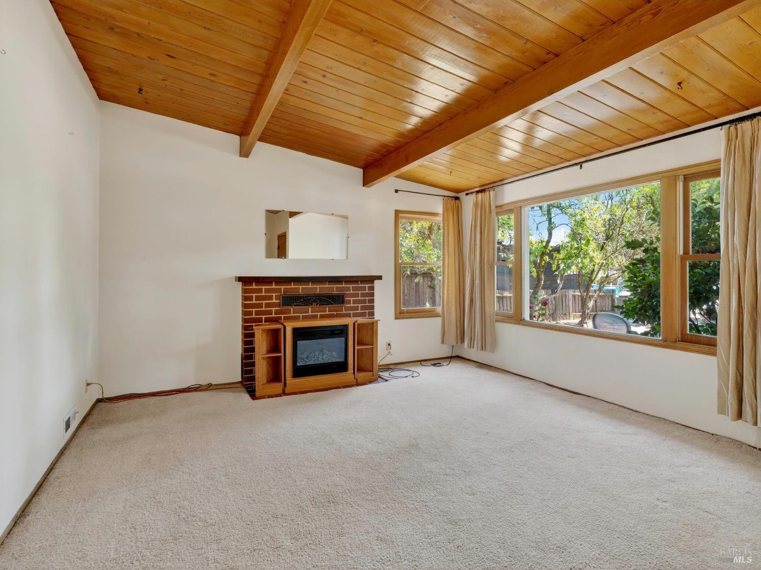 Detail Gallery Image 3 of 30 For 206 Champlain Ave, Cloverdale,  CA 95425 - 3 Beds | 1 Baths