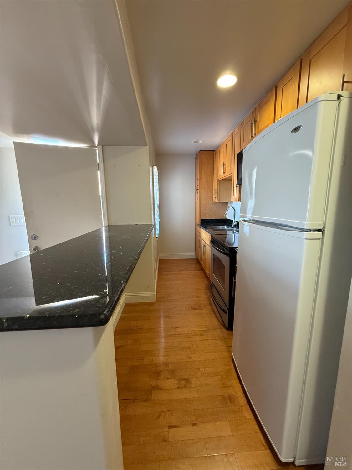 Detail Gallery Image 6 of 23 For 1125 E 5th St a,  Benicia,  CA 94510 - – Beds | – Baths