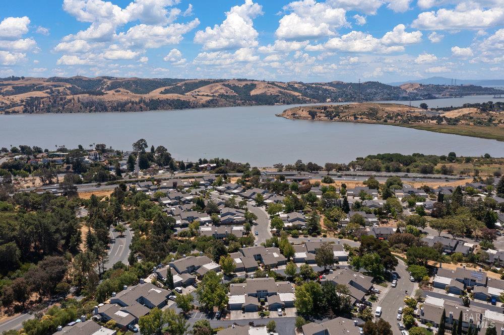 Detail Gallery Image 32 of 33 For 1774 Devonshire Dr, Benicia,  CA 94510 - 3 Beds | 2/1 Baths