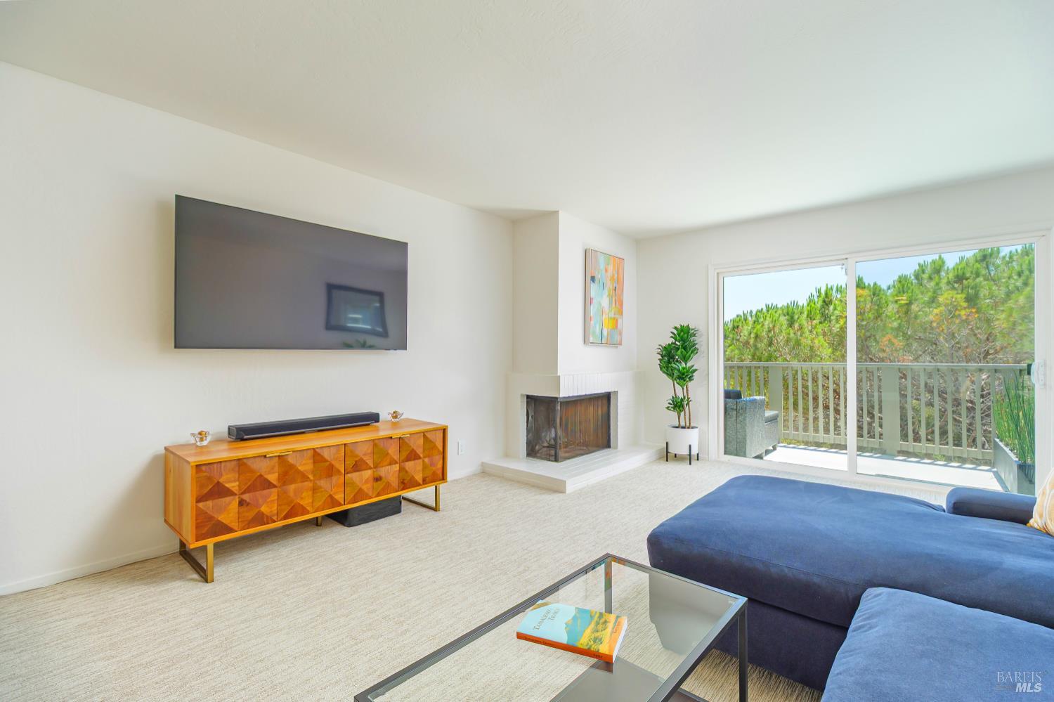 Detail Gallery Image 7 of 30 For 175 Upper via Casitas Way #2,  Greenbrae,  CA 94904 - 2 Beds | 2 Baths