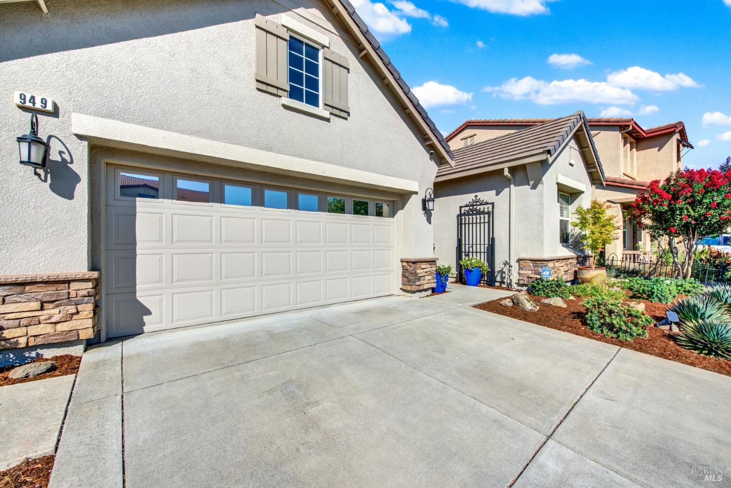 Detail Gallery Image 11 of 77 For 949 Lancaster St, Vacaville,  CA 95687 - 4 Beds | 2 Baths