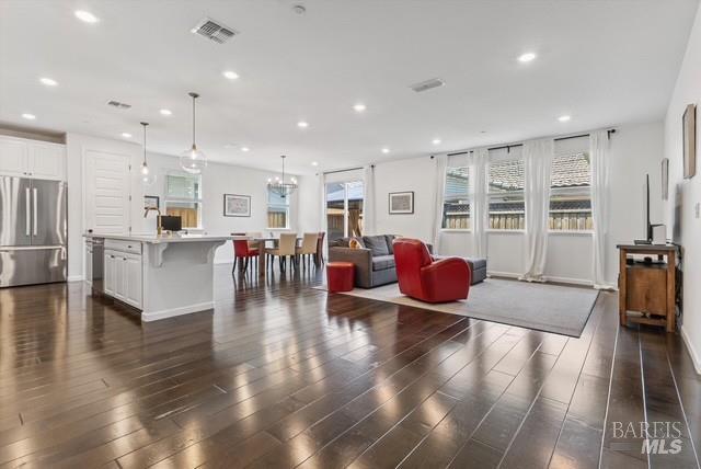 Detail Gallery Image 13 of 30 For 5825 Kristina Pl, Rohnert Park,  CA 94928 - 3 Beds | 3 Baths