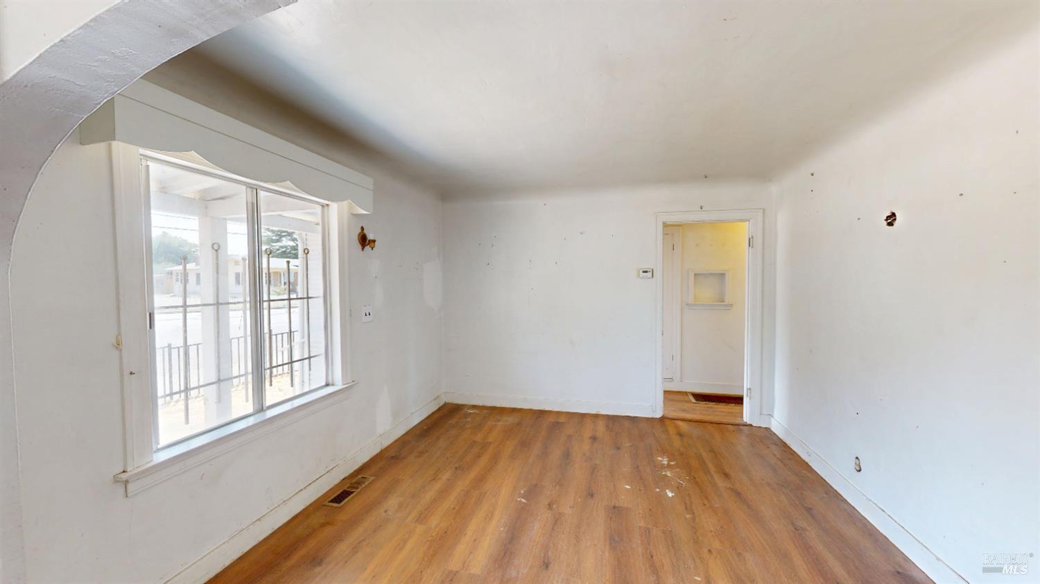 Detail Gallery Image 5 of 22 For 87 Front St, Healdsburg,  CA 95448 - 3 Beds | 2 Baths