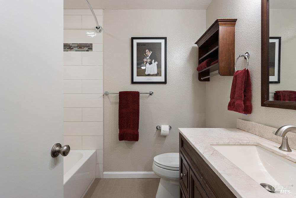 Detail Gallery Image 15 of 33 For 1774 Devonshire Dr, Benicia,  CA 94510 - 3 Beds | 2/1 Baths
