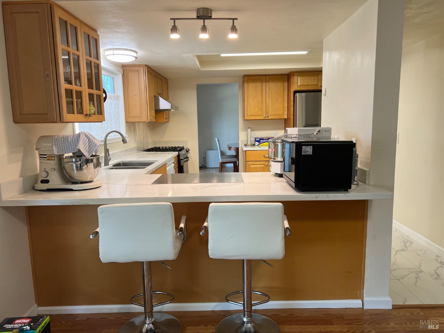 Detail Gallery Image 8 of 17 For 660 Berkshire Dr, Dixon,  CA 95620 - 4 Beds | 2/1 Baths