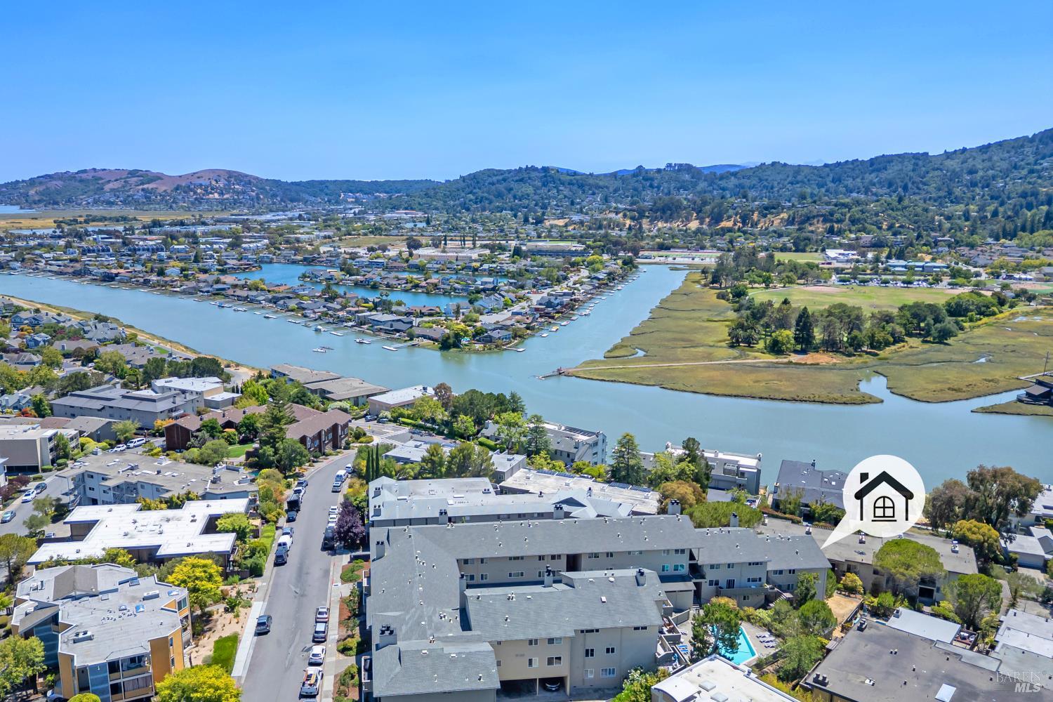 Detail Gallery Image 3 of 30 For 175 Upper via Casitas Way #2,  Greenbrae,  CA 94904 - 2 Beds | 2 Baths