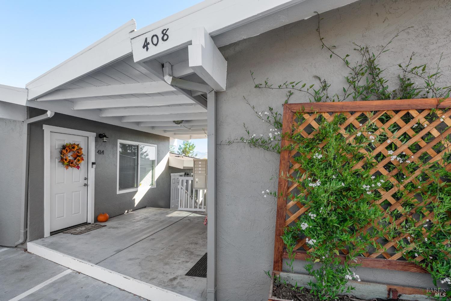 Detail Gallery Image 2 of 10 For 408 Keller St, Petaluma,  CA 94952 - – Beds | – Baths