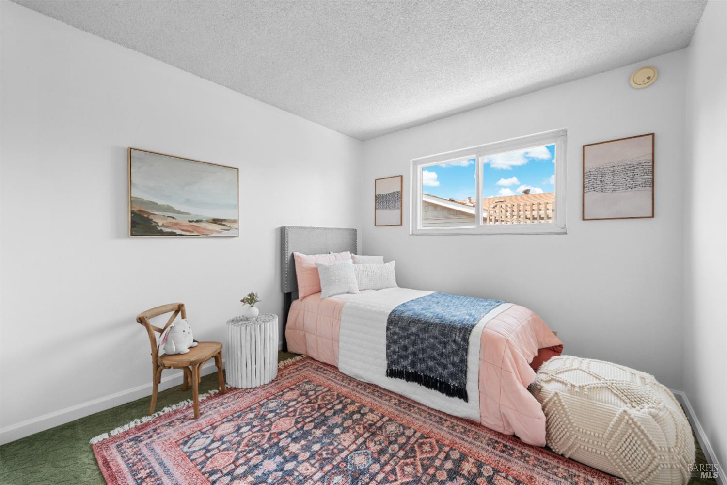 Detail Gallery Image 15 of 20 For 1313 Saint Francis Dr, Petaluma,  CA 94954 - 3 Beds | 2 Baths