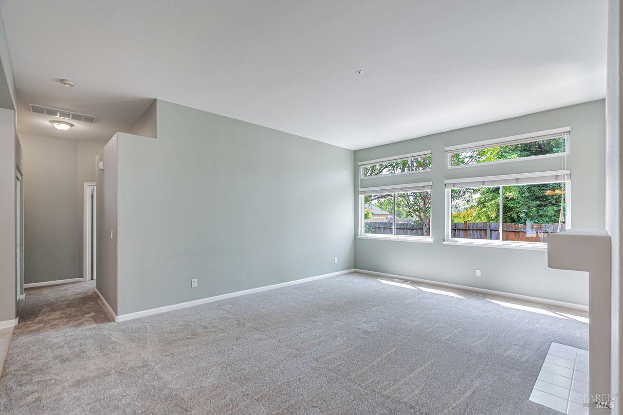 Detail Gallery Image 13 of 43 For 1705 Andover Way, Petaluma,  CA 94954 - 4 Beds | 2 Baths