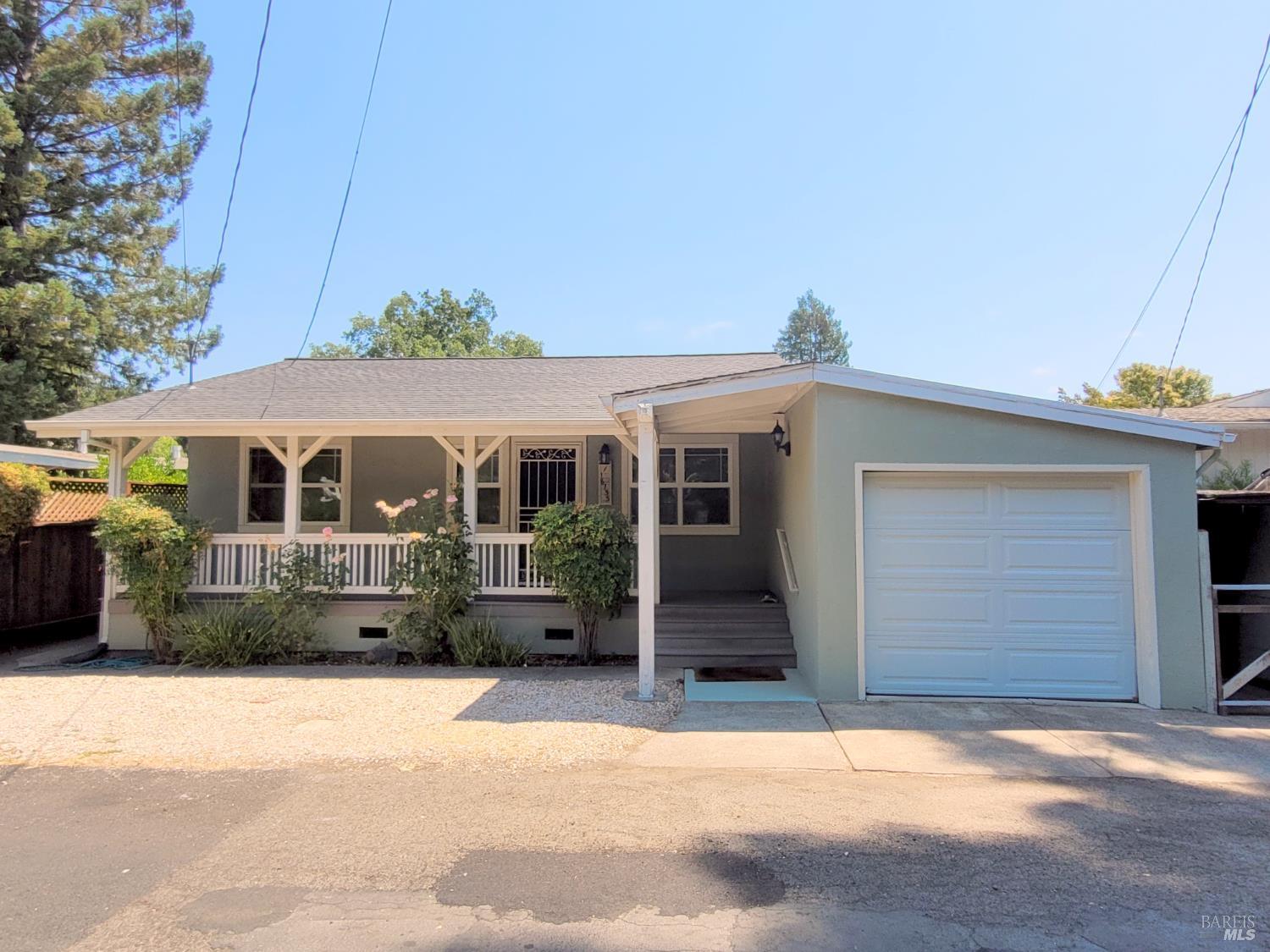 Detail Gallery Image 1 of 18 For 18135 Lucas Ave, Sonoma,  CA 95476 - 2 Beds | 2 Baths
