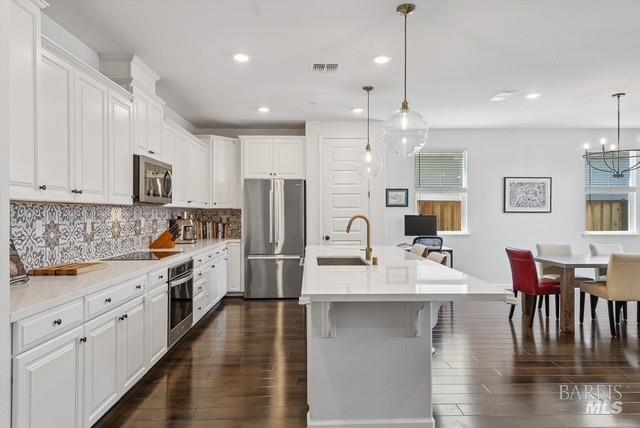 Detail Gallery Image 27 of 30 For 5825 Kristina Pl, Rohnert Park,  CA 94928 - 3 Beds | 3 Baths