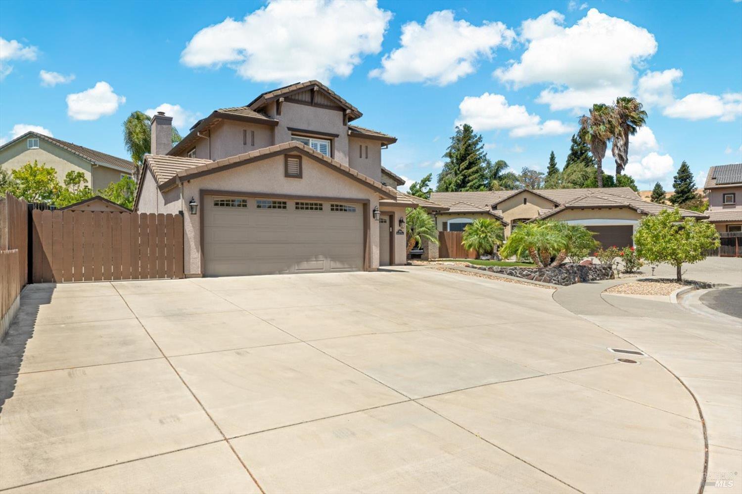 Detail Gallery Image 4 of 96 For 3305 Hillridge Ct, Fairfield,  CA 94534 - 4 Beds | 3 Baths