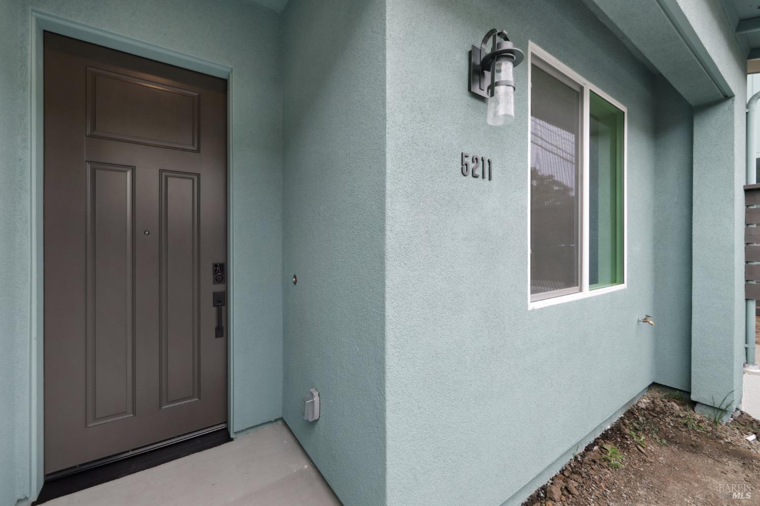 Detail Gallery Image 3 of 31 For 5187 Dalai Lama Ave, Richmond,  CA 94804 - 4 Beds | 4 Baths