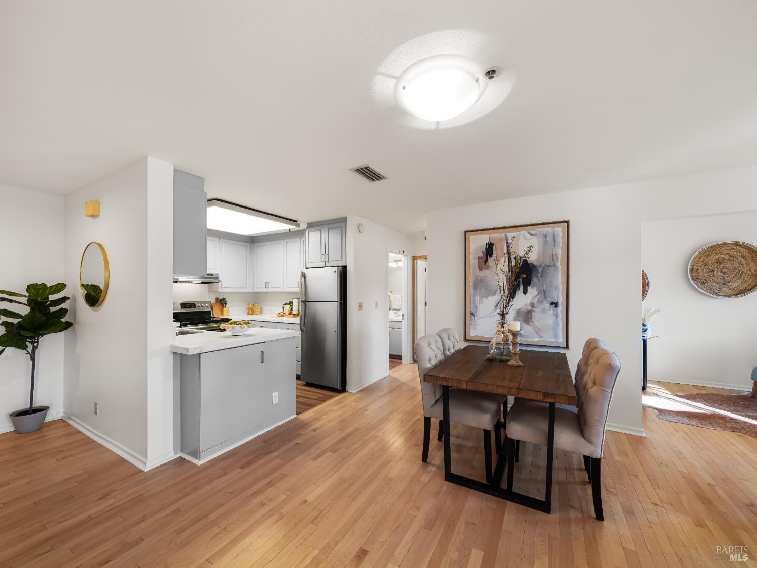 Detail Gallery Image 14 of 37 For 100 Thorndale Dr #326,  San Rafael,  CA 94903 - 2 Beds | 2 Baths
