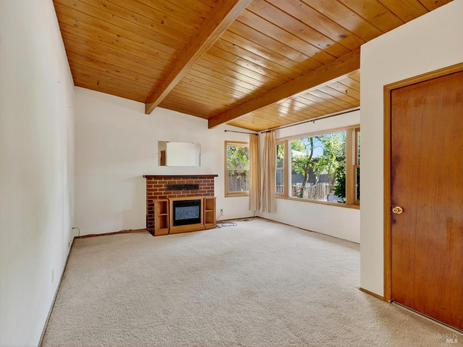 Detail Gallery Image 6 of 30 For 206 Champlain Ave, Cloverdale,  CA 95425 - 3 Beds | 1 Baths