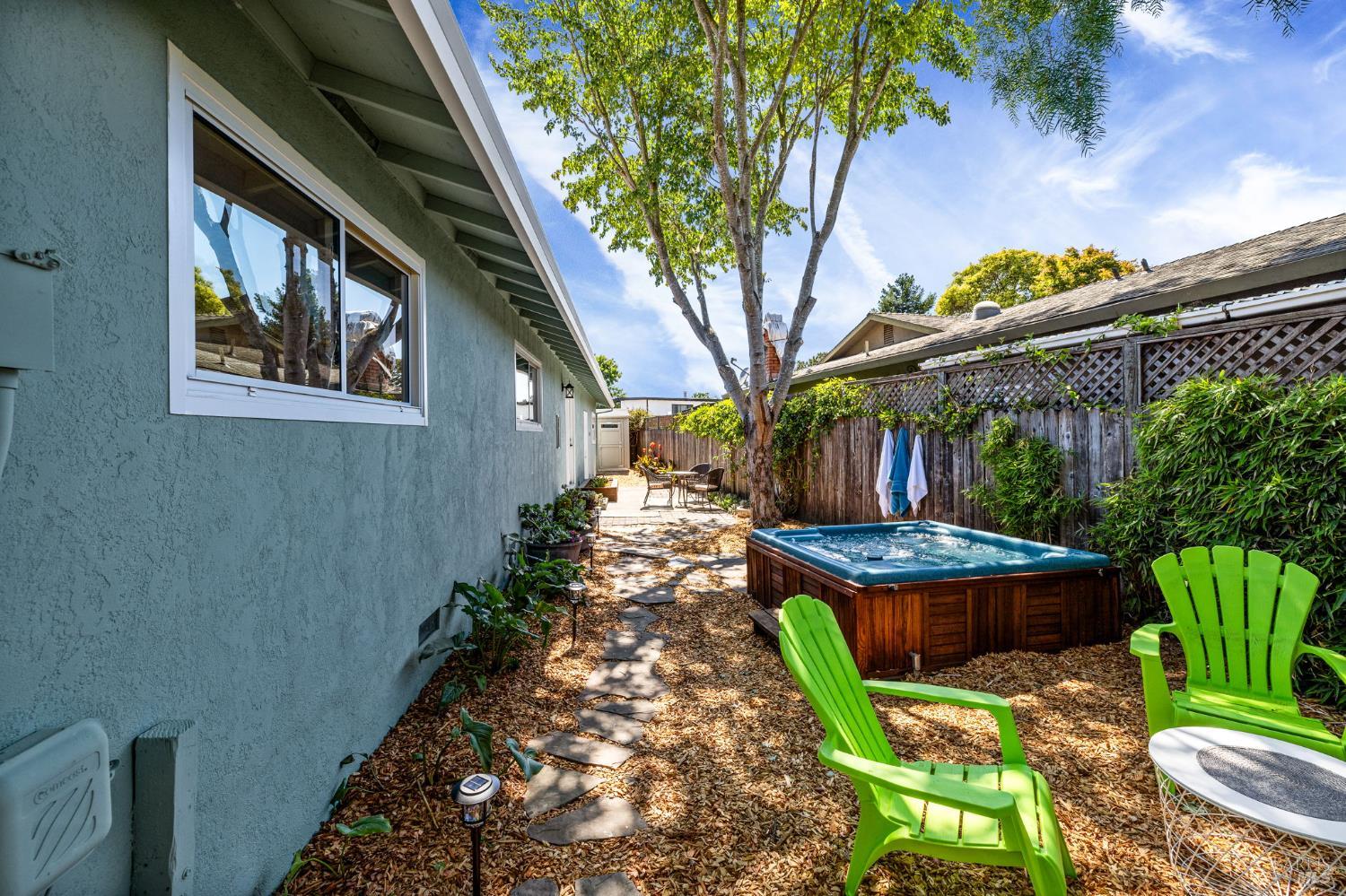 Detail Gallery Image 40 of 54 For 7449 Adrian Dr, Rohnert Park,  CA 94928 - 3 Beds | 2 Baths