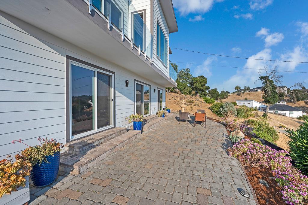 Detail Gallery Image 5 of 75 For 5560 Crystal Dr, Santa Rosa,  CA 95404 - 3 Beds | 2/1 Baths