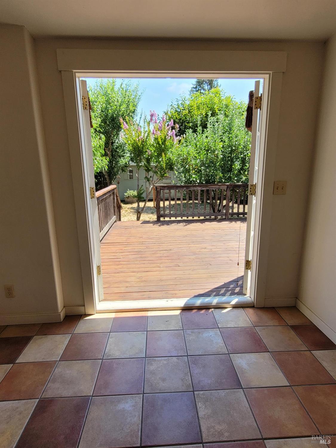 Detail Gallery Image 14 of 18 For 18135 Lucas Ave, Sonoma,  CA 95476 - 2 Beds | 2 Baths