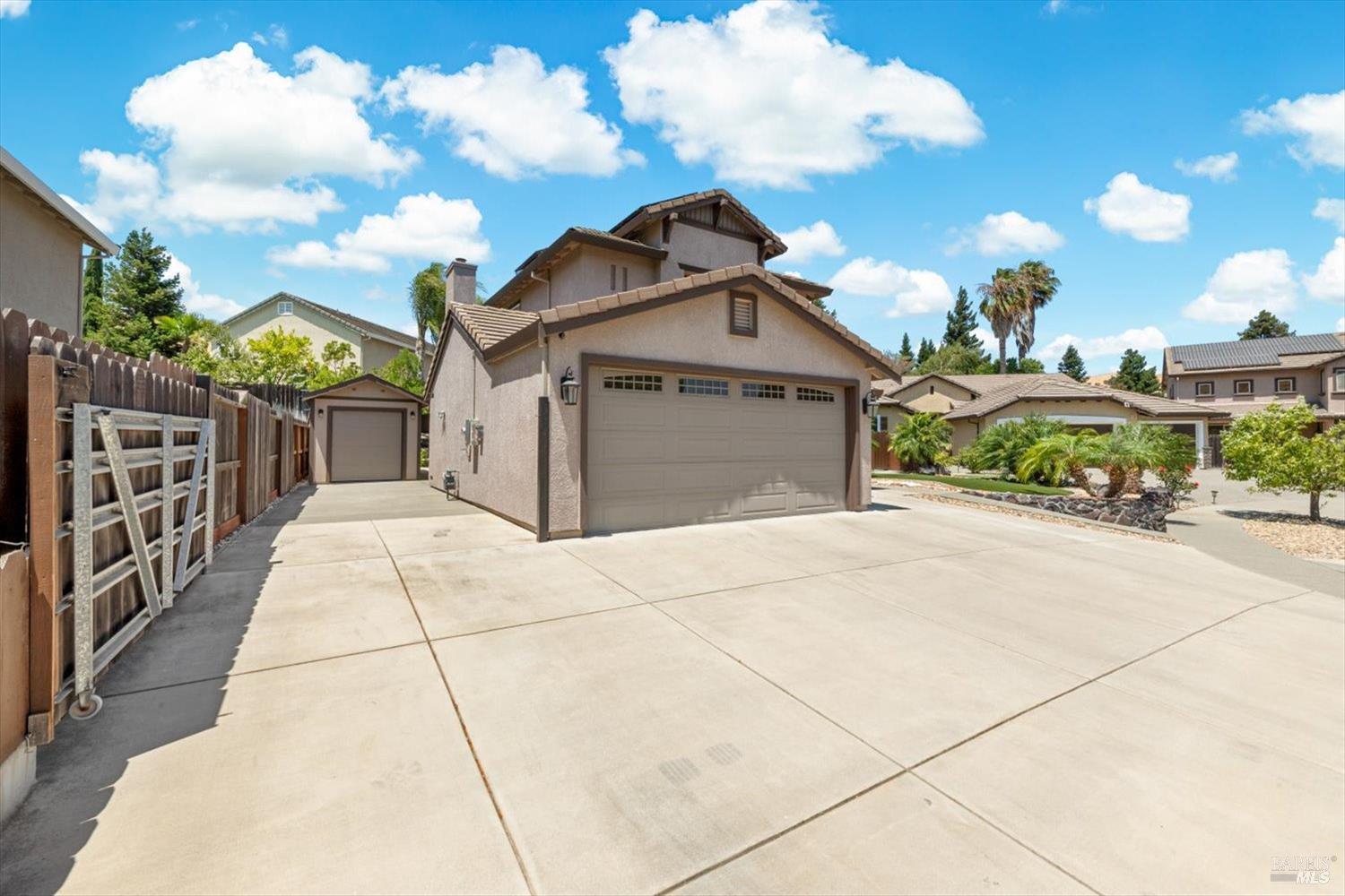 Detail Gallery Image 5 of 96 For 3305 Hillridge Ct, Fairfield,  CA 94534 - 4 Beds | 3 Baths