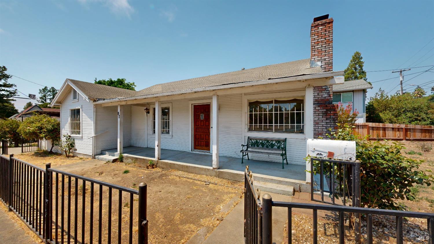 Detail Gallery Image 1 of 22 For 87 Front St, Healdsburg,  CA 95448 - 3 Beds | 2 Baths