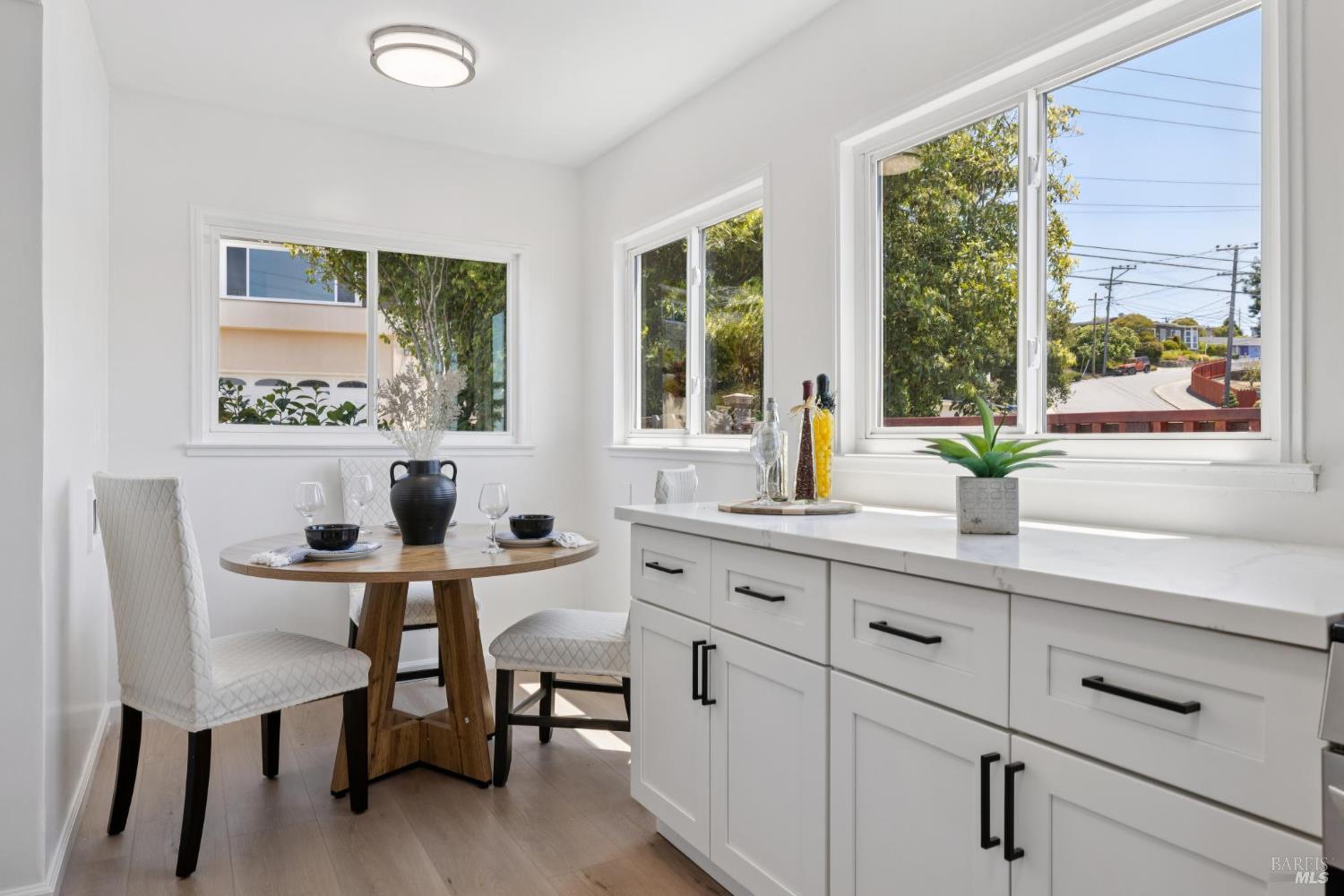 Detail Gallery Image 10 of 74 For 2437 Edwards Ave, El Cerrito,  CA 94530 - 6 Beds | 3/1 Baths