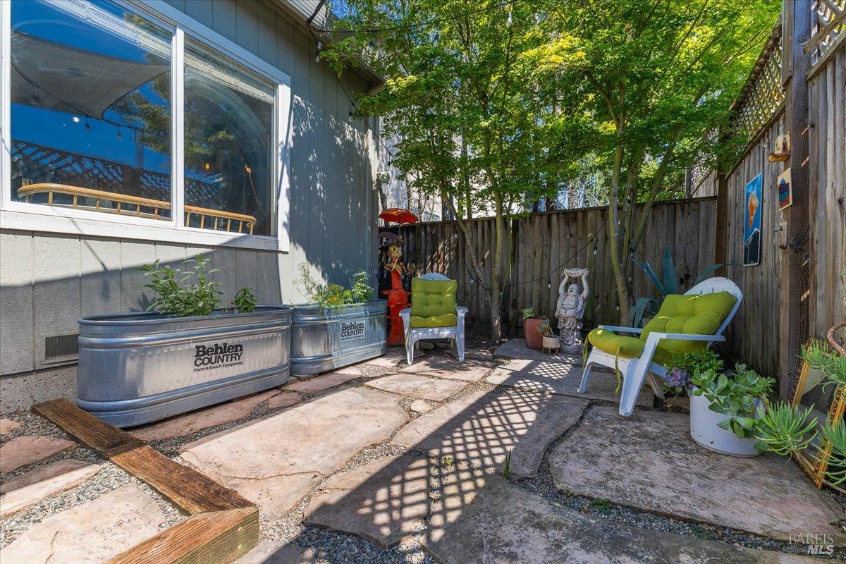 Detail Gallery Image 25 of 29 For 301 Hansbery Way, Santa Rosa,  CA 95409 - 3 Beds | 2 Baths