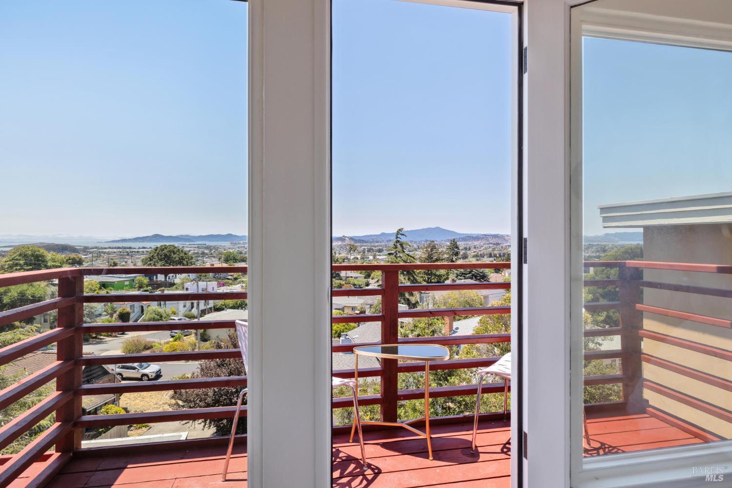 Detail Gallery Image 15 of 74 For 2437 Edwards Ave, El Cerrito,  CA 94530 - 6 Beds | 3/1 Baths