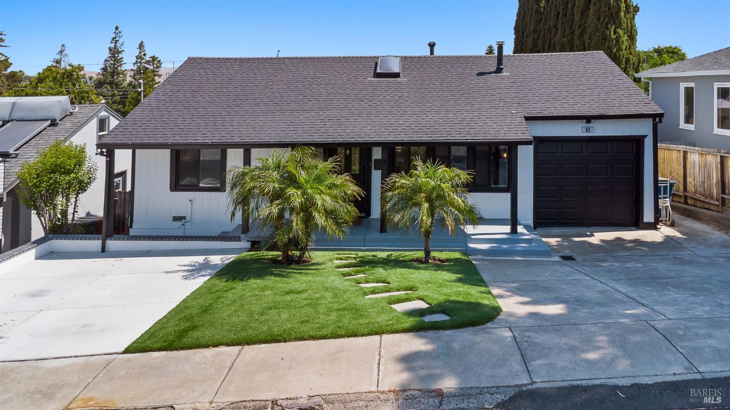 Detail Gallery Image 2 of 33 For 43 Linda Vista St, Benicia,  CA 94510 - 2 Beds | 1 Baths