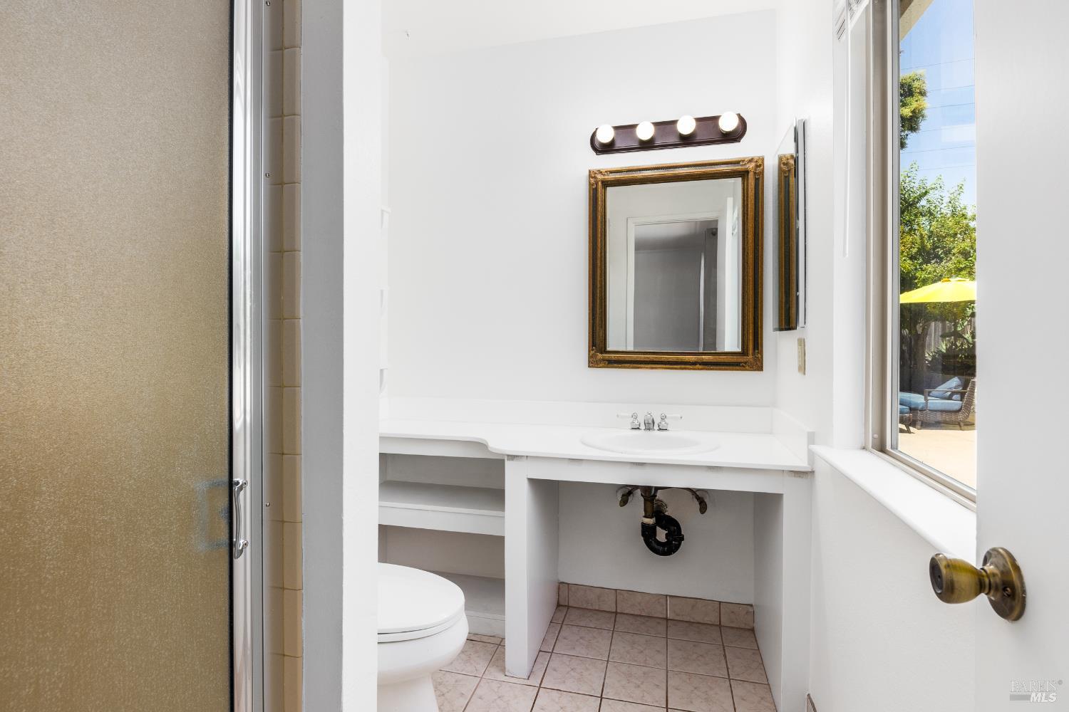 Detail Gallery Image 13 of 19 For 1523 Wimbledon Ct, Santa Rosa,  CA 95401 - 4 Beds | 2 Baths