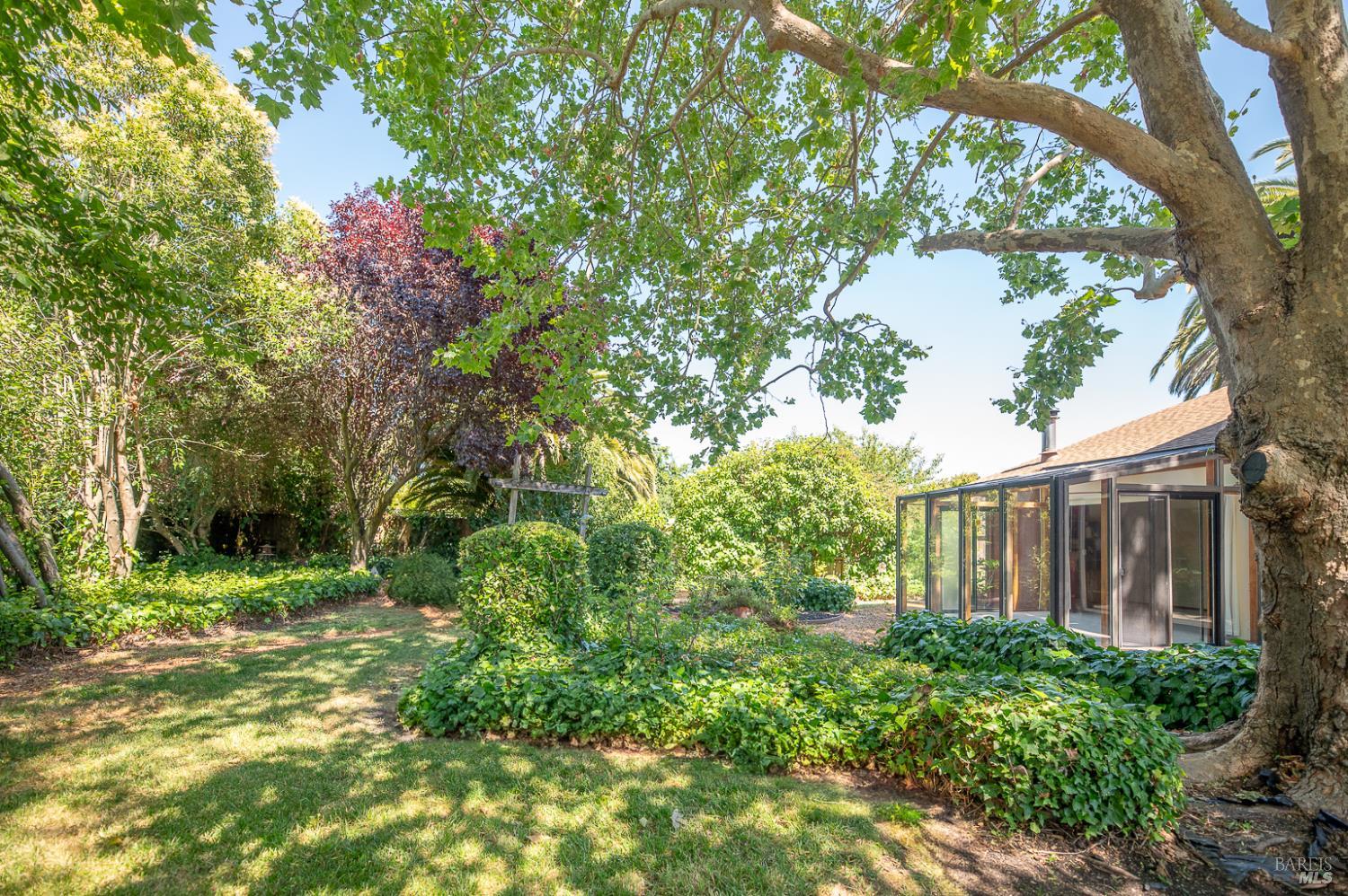 Detail Gallery Image 29 of 33 For 801 Livery Ct, Rohnert Park,  CA 94928 - 4 Beds | 2 Baths