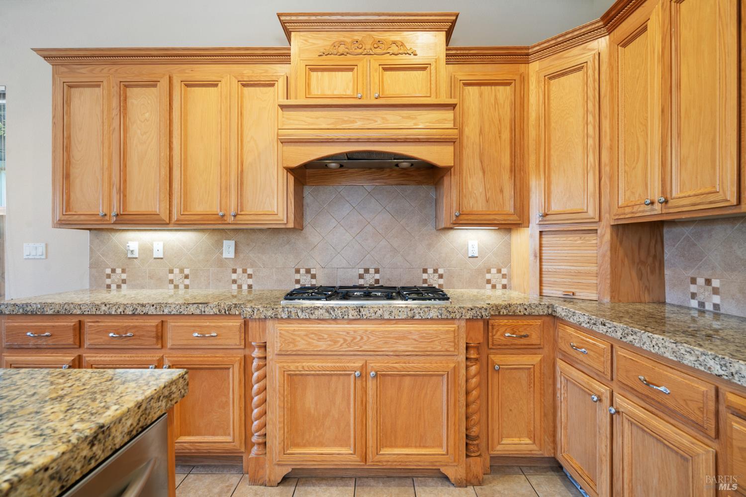Detail Gallery Image 14 of 68 For 9272 Hallmark Pl, Vallejo,  CA 94591 - 4 Beds | 4 Baths