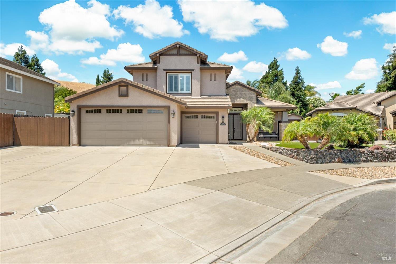 Detail Gallery Image 8 of 96 For 3305 Hillridge Ct, Fairfield,  CA 94534 - 4 Beds | 3 Baths