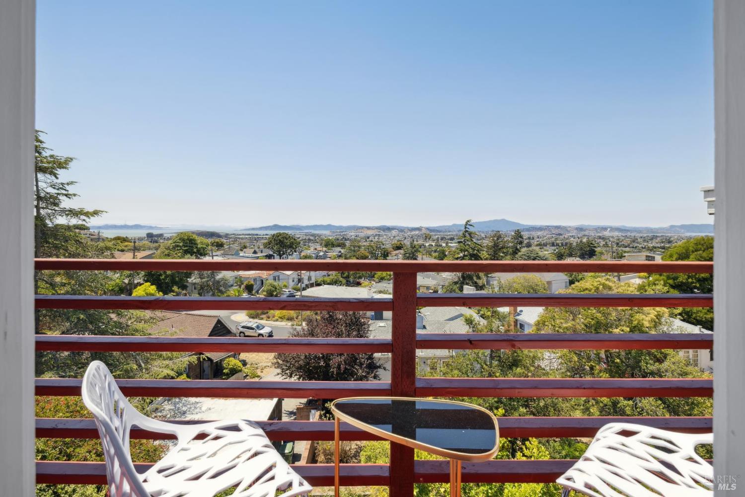 Detail Gallery Image 16 of 74 For 2437 Edwards Ave, El Cerrito,  CA 94530 - 6 Beds | 3/1 Baths