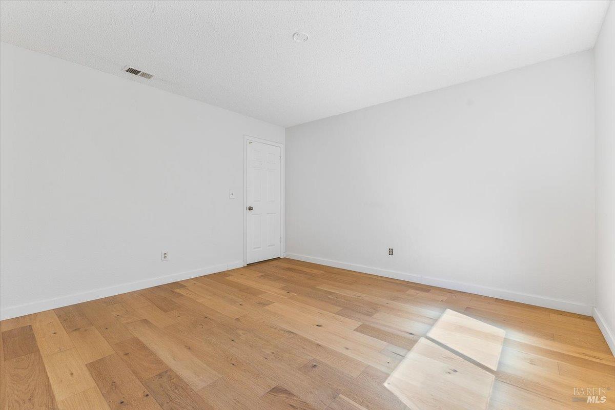 Detail Gallery Image 18 of 21 For 812 Quail Ct, Healdsburg,  CA 95448 - 2 Beds | 2 Baths