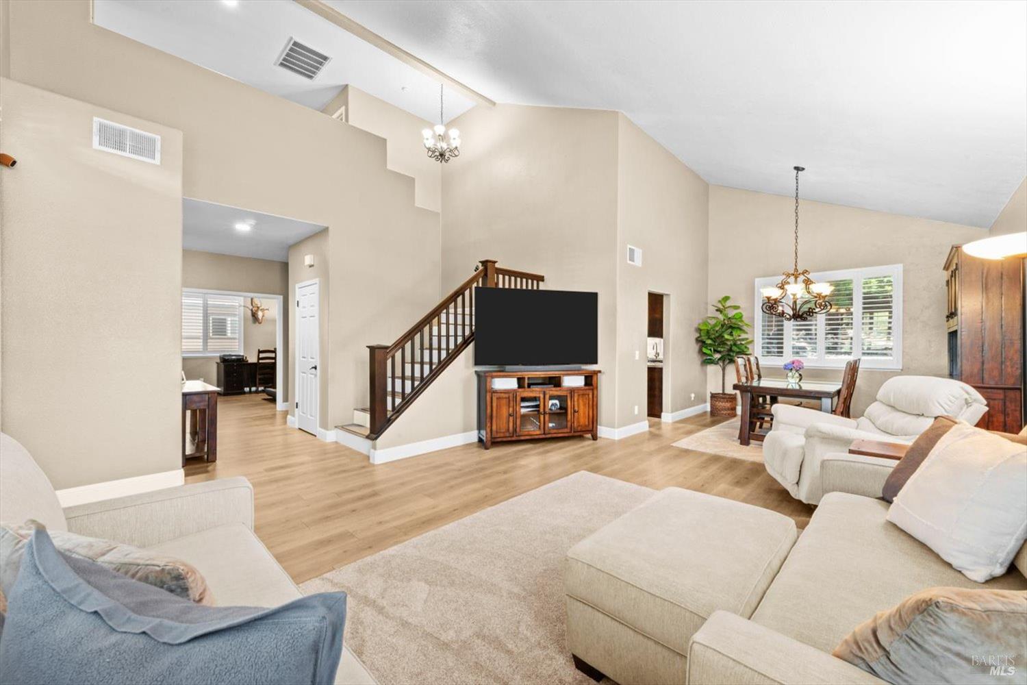 Detail Gallery Image 18 of 96 For 3305 Hillridge Ct, Fairfield,  CA 94534 - 4 Beds | 3 Baths