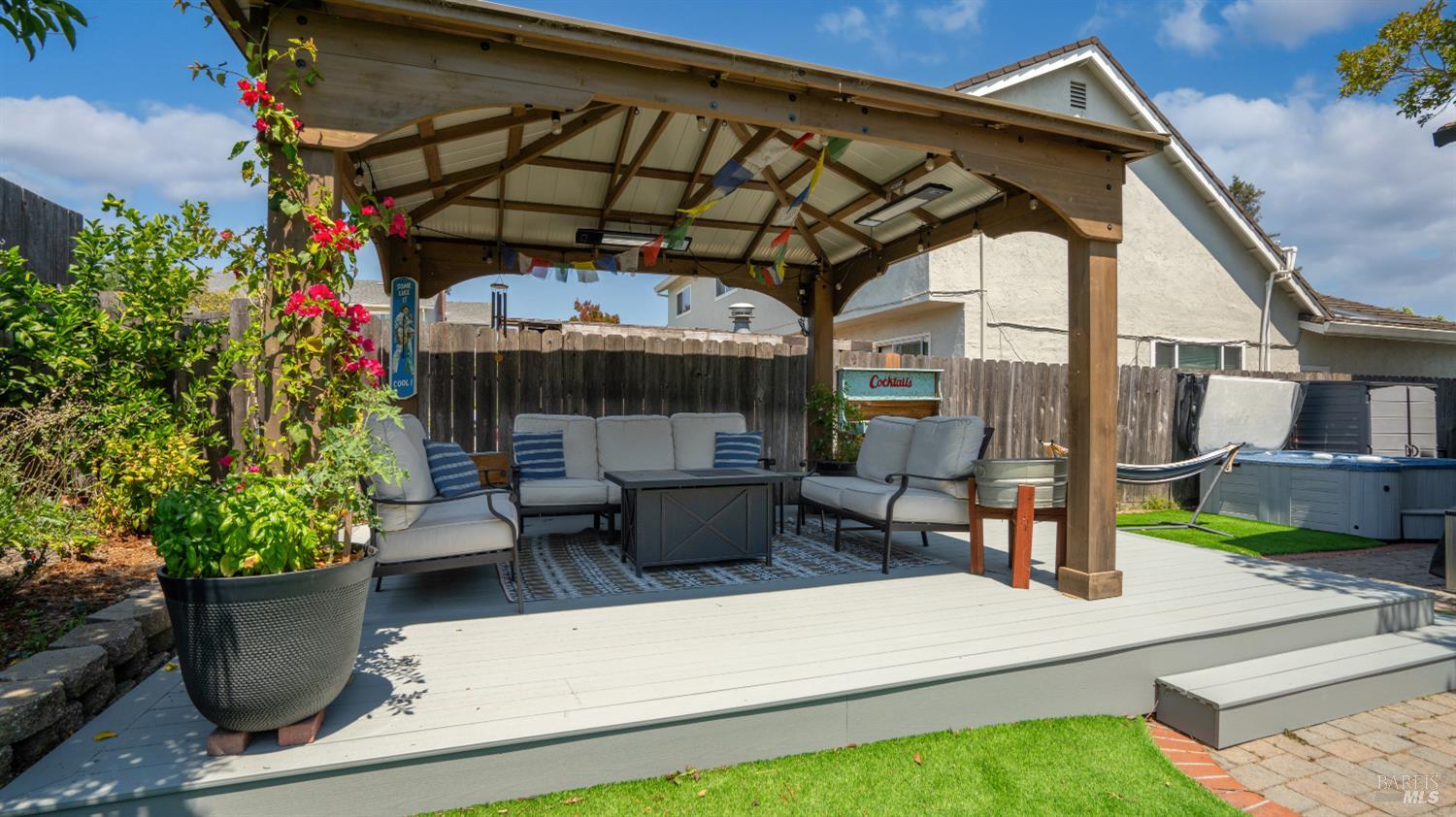Detail Gallery Image 34 of 61 For 1711 Capistrano Dr, Petaluma,  CA 94954 - 6 Beds | 2/1 Baths