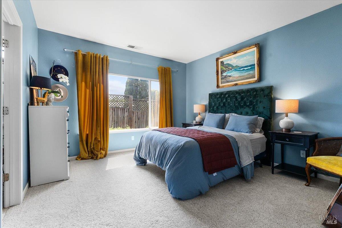 Detail Gallery Image 13 of 29 For 301 Hansbery Way, Santa Rosa,  CA 95409 - 3 Beds | 2 Baths