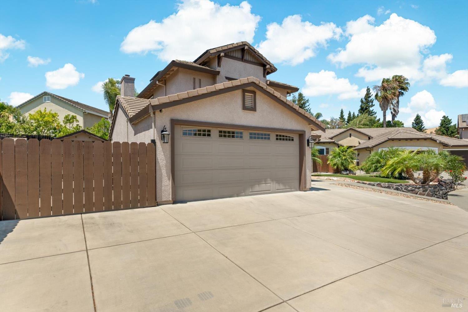 Detail Gallery Image 6 of 96 For 3305 Hillridge Ct, Fairfield,  CA 94534 - 4 Beds | 3 Baths