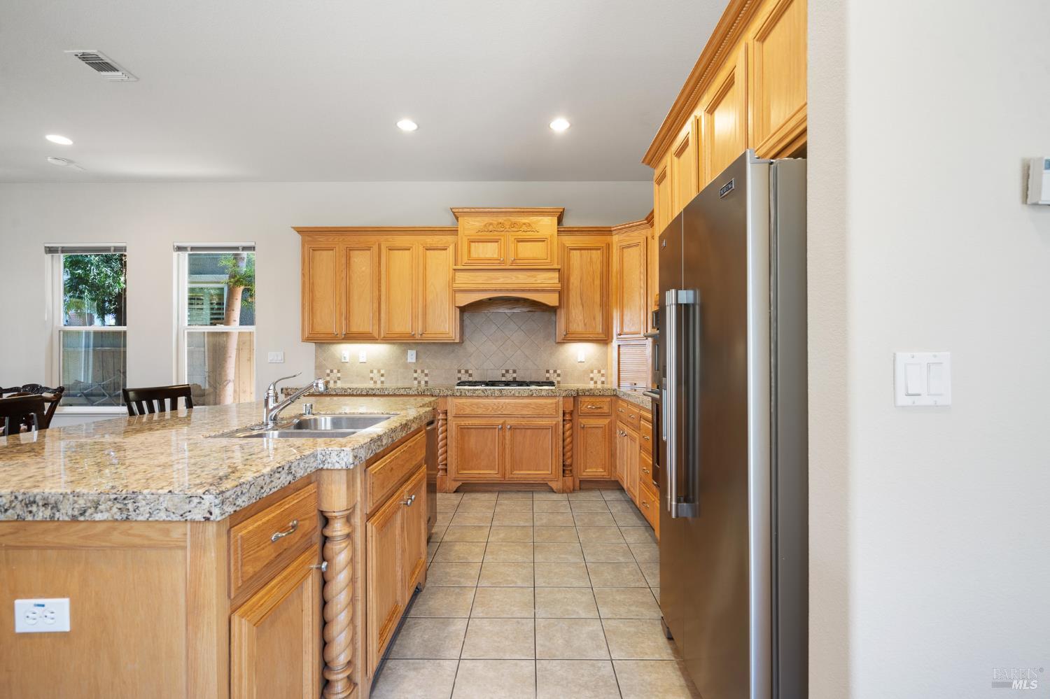 Detail Gallery Image 13 of 68 For 9272 Hallmark Pl, Vallejo,  CA 94591 - 4 Beds | 4 Baths