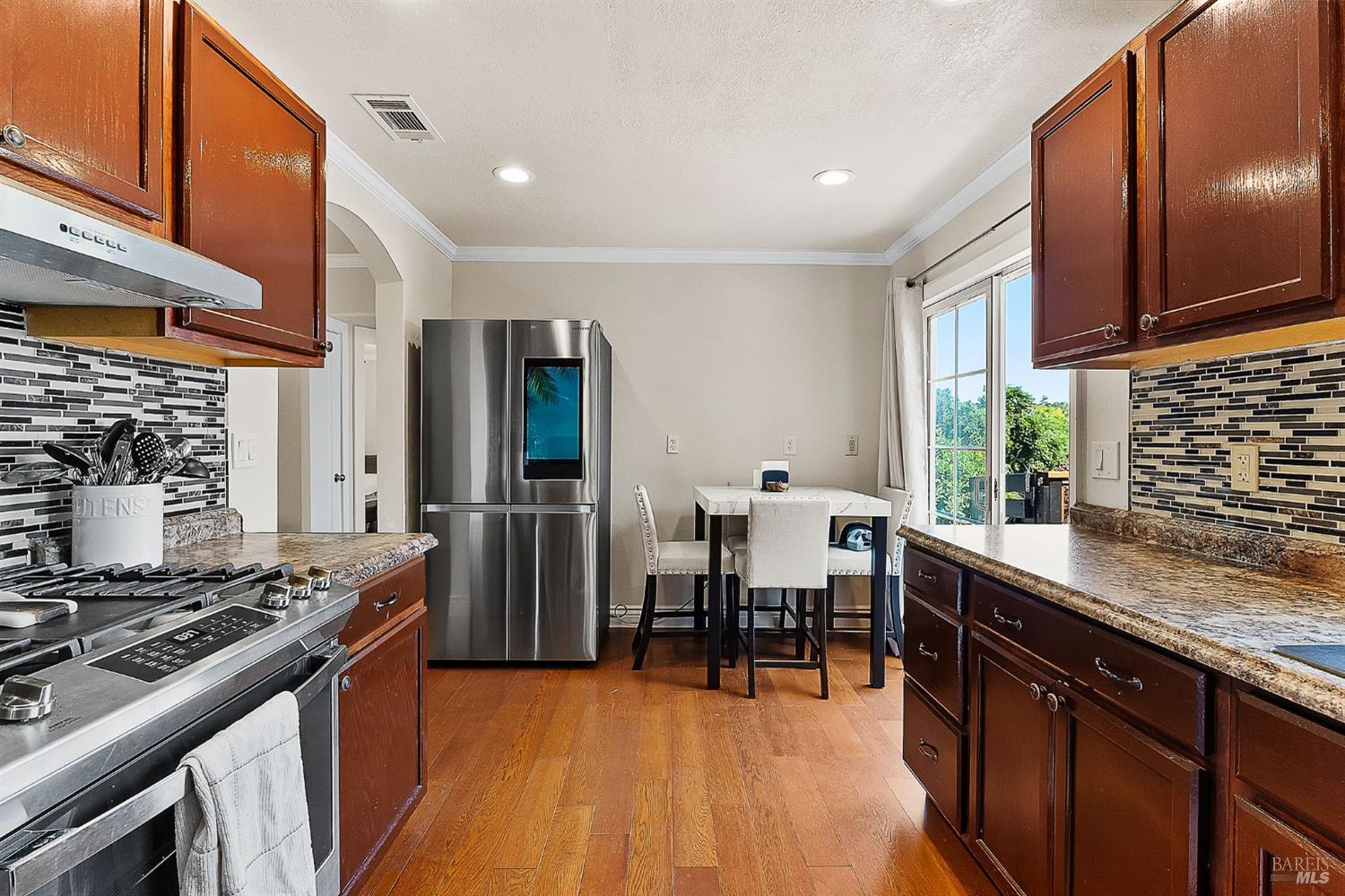 Detail Gallery Image 13 of 33 For 43 Linda Vista St, Benicia,  CA 94510 - 2 Beds | 1 Baths