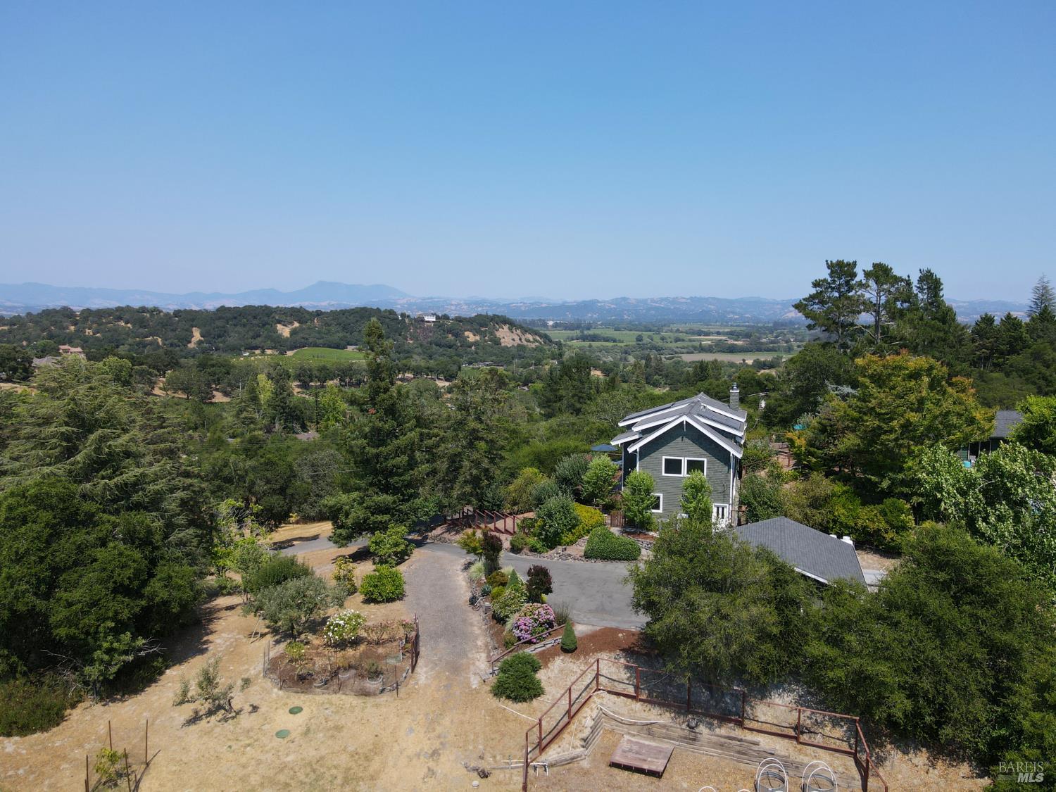 Detail Gallery Image 45 of 48 For 2547 Lewis Dr, Sebastopol,  CA 95472 - 3 Beds | 3 Baths