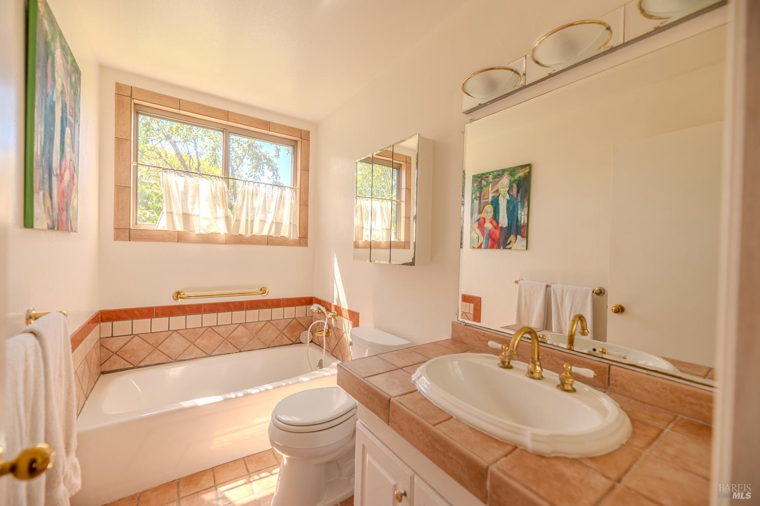 Detail Gallery Image 12 of 33 For 801 Livery Ct, Rohnert Park,  CA 94928 - 4 Beds | 2 Baths
