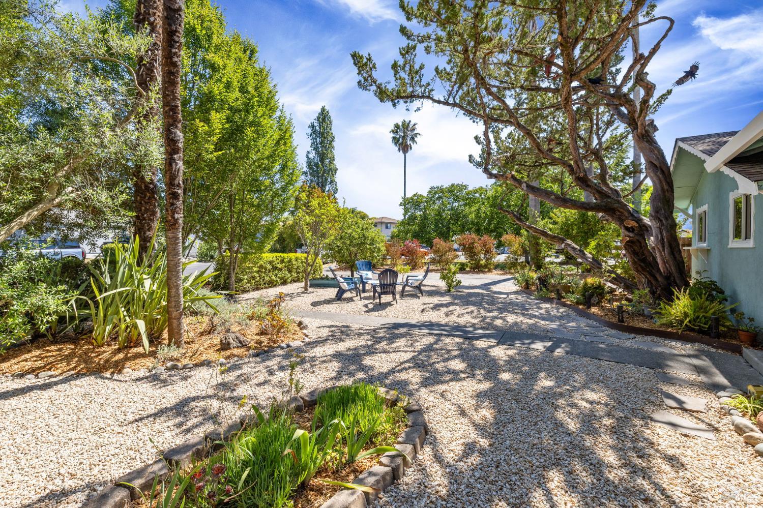 Detail Gallery Image 11 of 54 For 7449 Adrian Dr, Rohnert Park,  CA 94928 - 3 Beds | 2 Baths