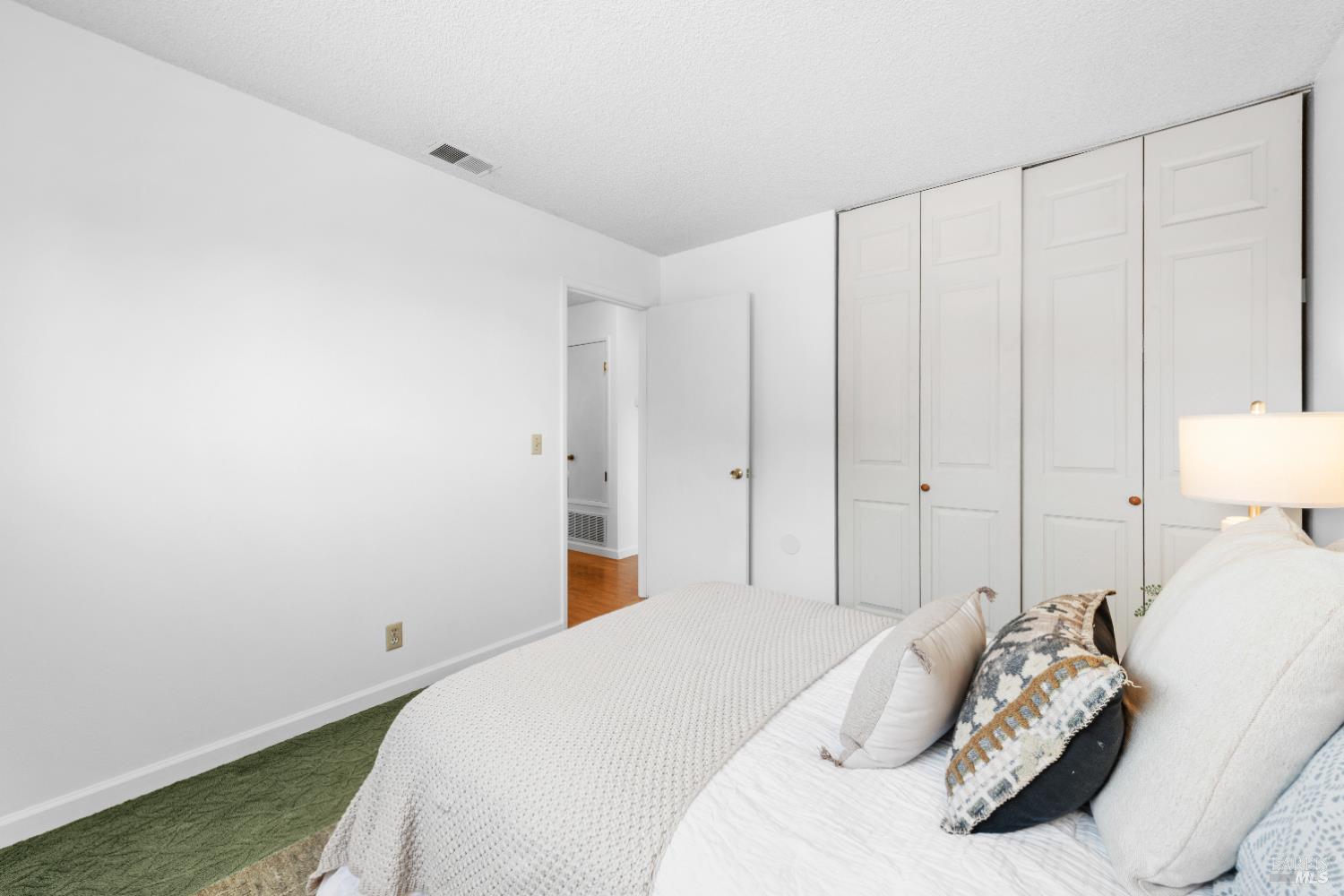 Detail Gallery Image 14 of 20 For 1313 Saint Francis Dr, Petaluma,  CA 94954 - 3 Beds | 2 Baths