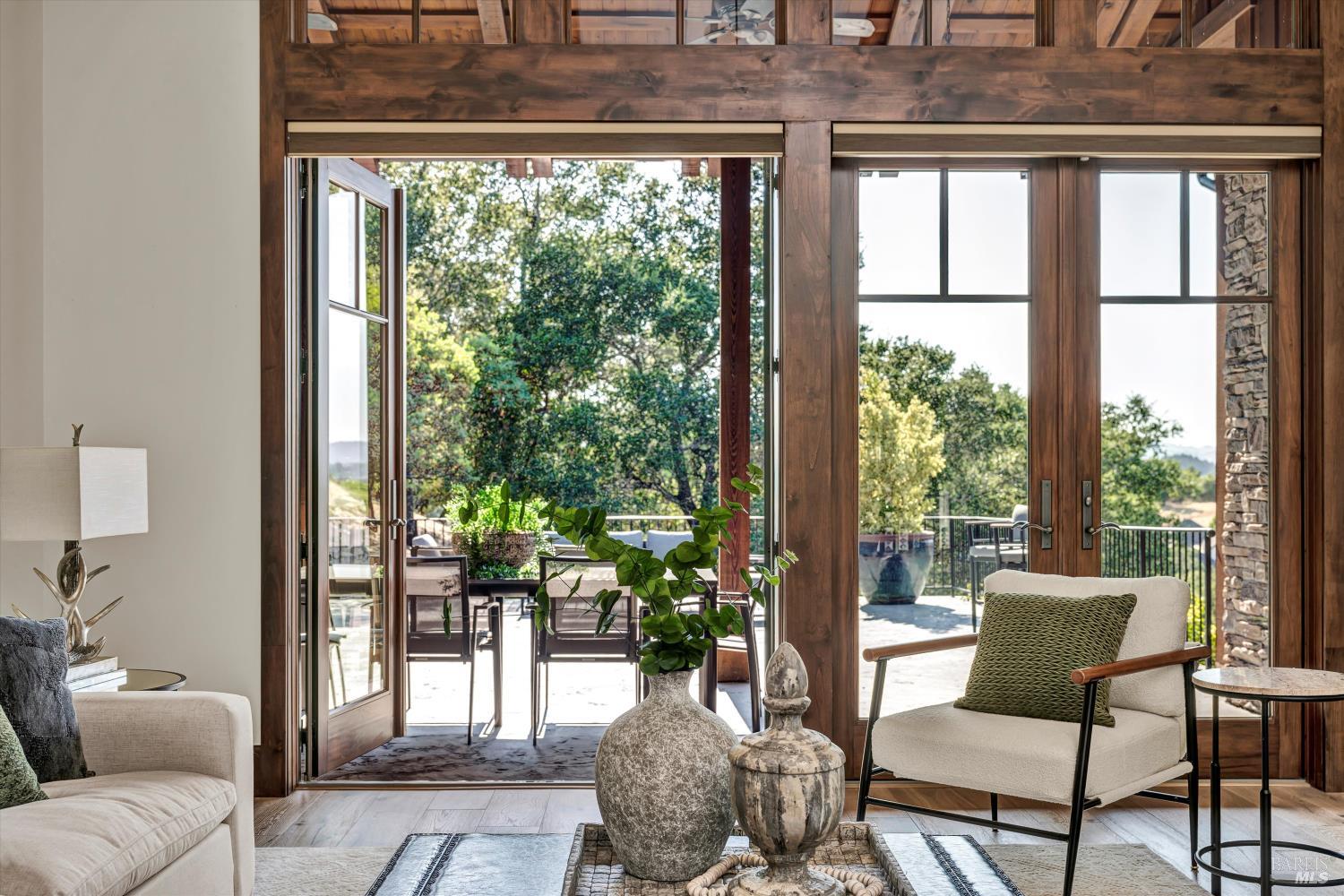 Detail Gallery Image 22 of 57 For 231 Poppy Hill Dr, Healdsburg,  CA 95448 - 4 Beds | 3/1 Baths