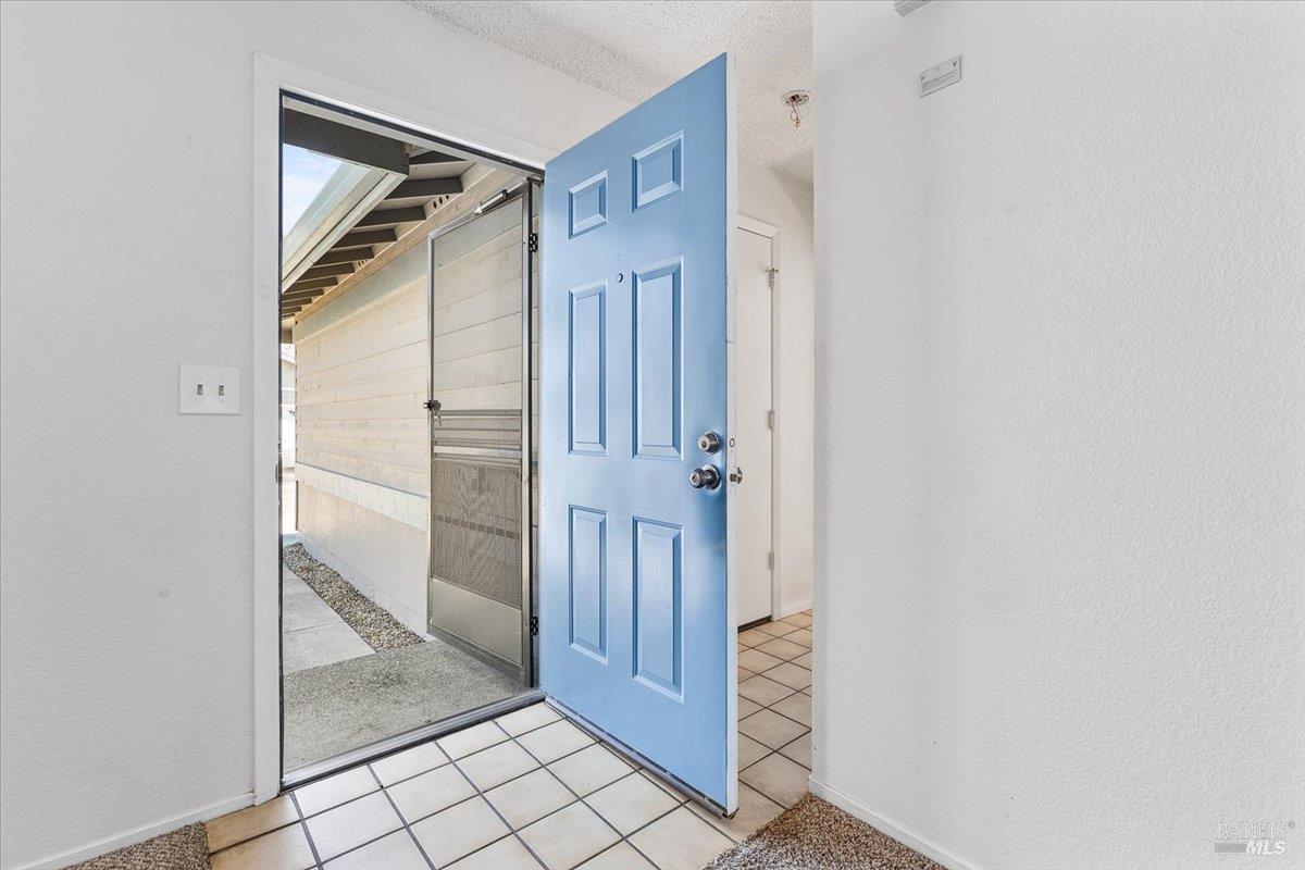 Detail Gallery Image 3 of 21 For 812 Quail Ct, Healdsburg,  CA 95448 - 2 Beds | 2 Baths