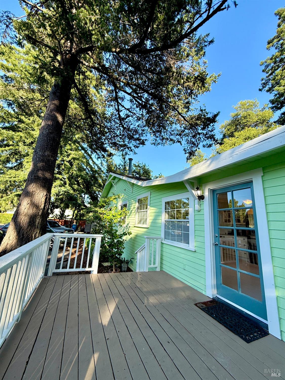 Detail Gallery Image 11 of 16 For 1101 Burbank Ave, Santa Rosa,  CA 95407 - 3 Beds | 2/1 Baths