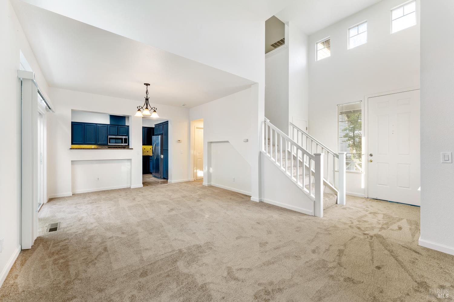 Detail Gallery Image 7 of 31 For 1220 Marque Dr, Rohnert Park,  CA 94928 - 3 Beds | 2/1 Baths