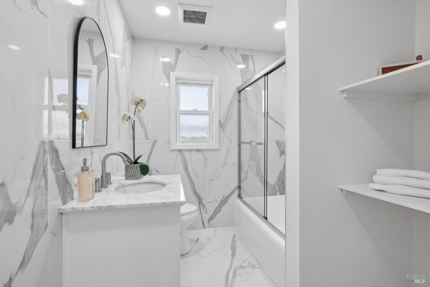 Detail Gallery Image 18 of 74 For 2437 Edwards Ave, El Cerrito,  CA 94530 - 6 Beds | 3/1 Baths